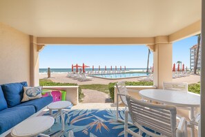 Outdoor dining - Sandpiper 111 (New Smyrna Beach)