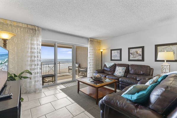 Condo, Plusieurs lits (Sandpiper 412) | Aire de séjour