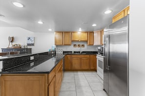 Condo, Multiple Beds (Sandpiper 412) | Private kitchen