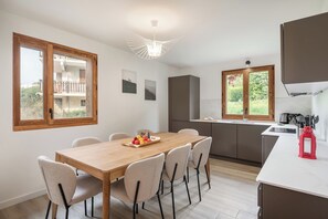 Fridge, microwave, oven, stovetop - Oravo Family-friendly apartment Praz sur Arly (Praz sur Arly)