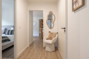 3 bedrooms, iron/ironing board, bed sheets