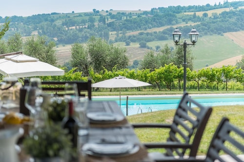 Villa Larissa - Pool, AC, Haustiere, Außenspiele