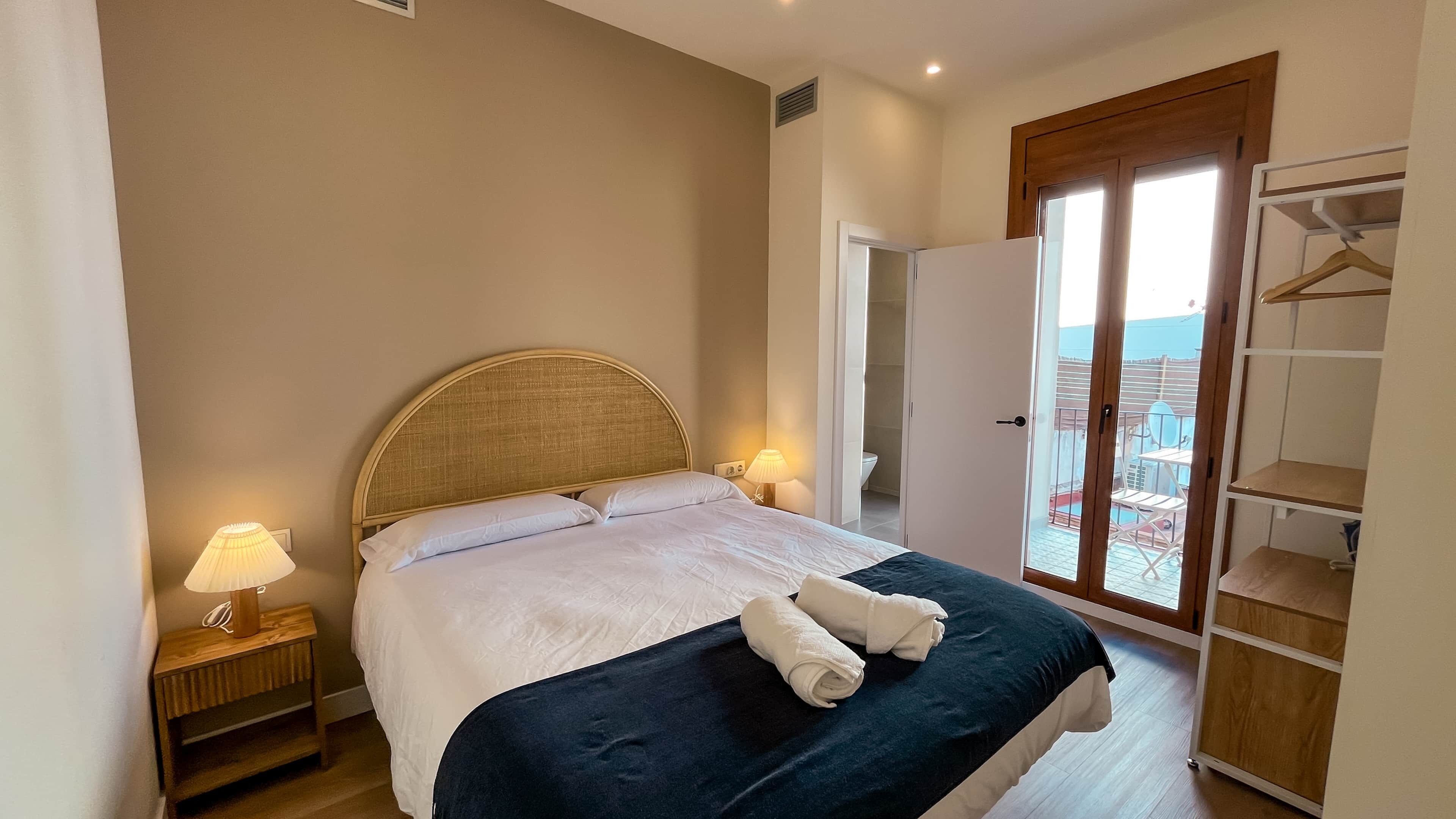 2 chambres, fer et planche à repasser, Wi-Fi, draps fournis