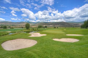 Golf - Accessible King Room in Keystone near Slopes (Keystone)
