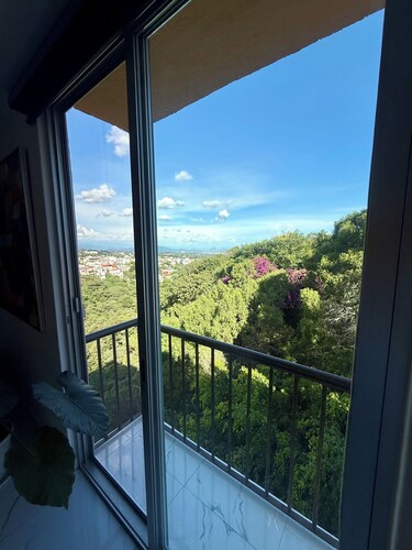 Modern apartment in Cuernavaca with spectacular city views