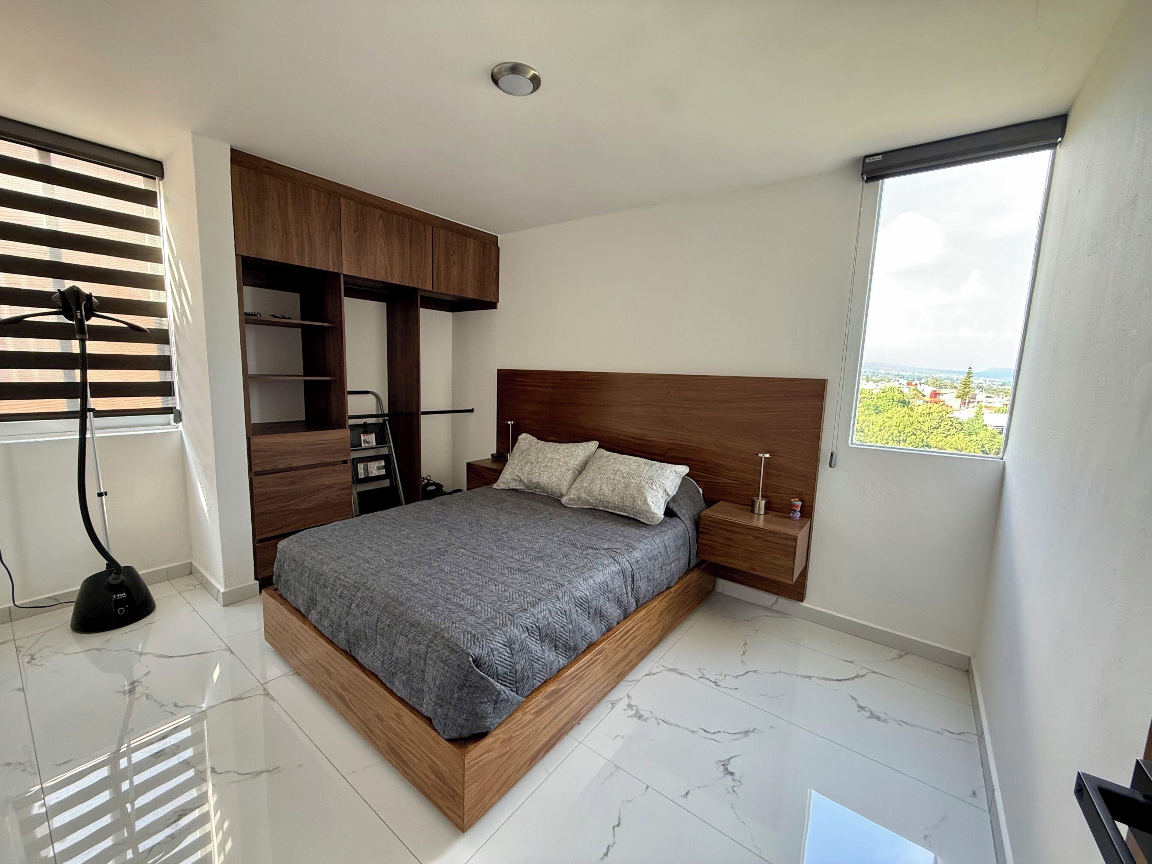 2 bedrooms, iron/ironing board, free WiFi