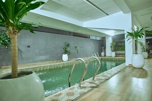 屋内プール
