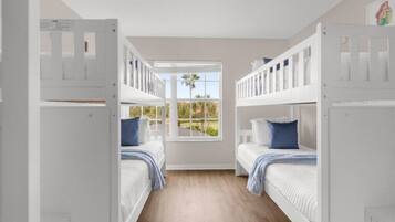 4 Schlafzimmer, Reisekinderbett, WLAN, Bettwäsche