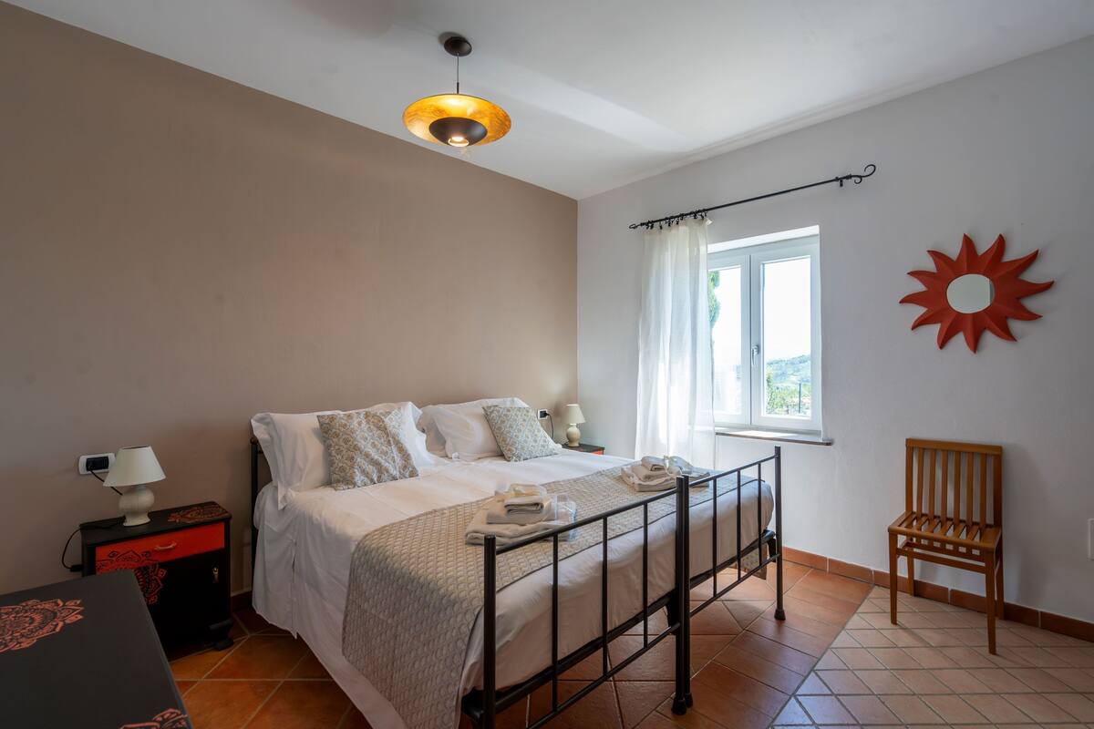 Classic Double Room, 1 Queen Bed, Non Smoking, Garden View | Egyptian cotton sheets, premium bedding, down comforters