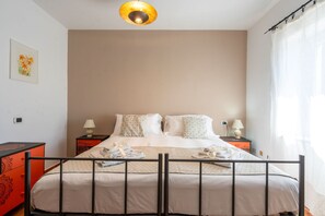 Classic Double Room, 1 Queen Bed, Non Smoking, Garden View | Egyptian cotton sheets, premium bedding, down comforters
