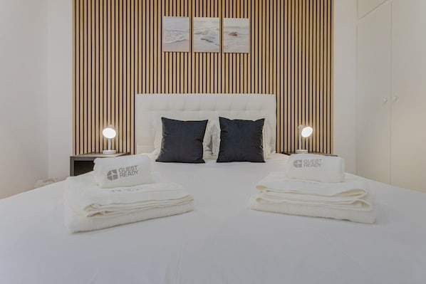 2 bedrooms, iron/ironing board, Internet, bed sheets