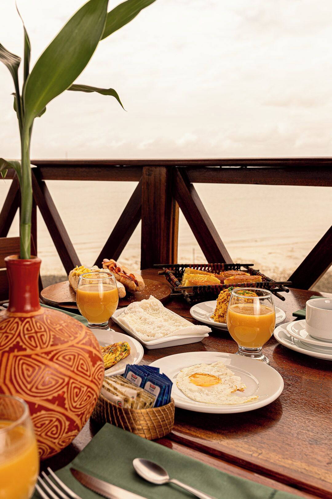 含每日吃到飽早餐