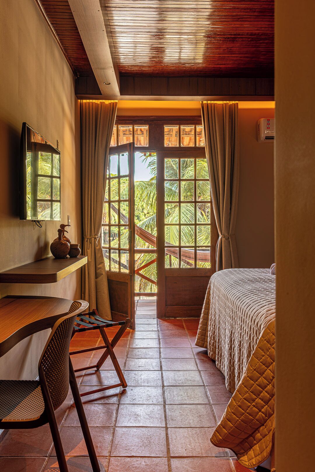 Quarto duplo luxo | Cofres nos quartos, Wi-Fi de cortesia