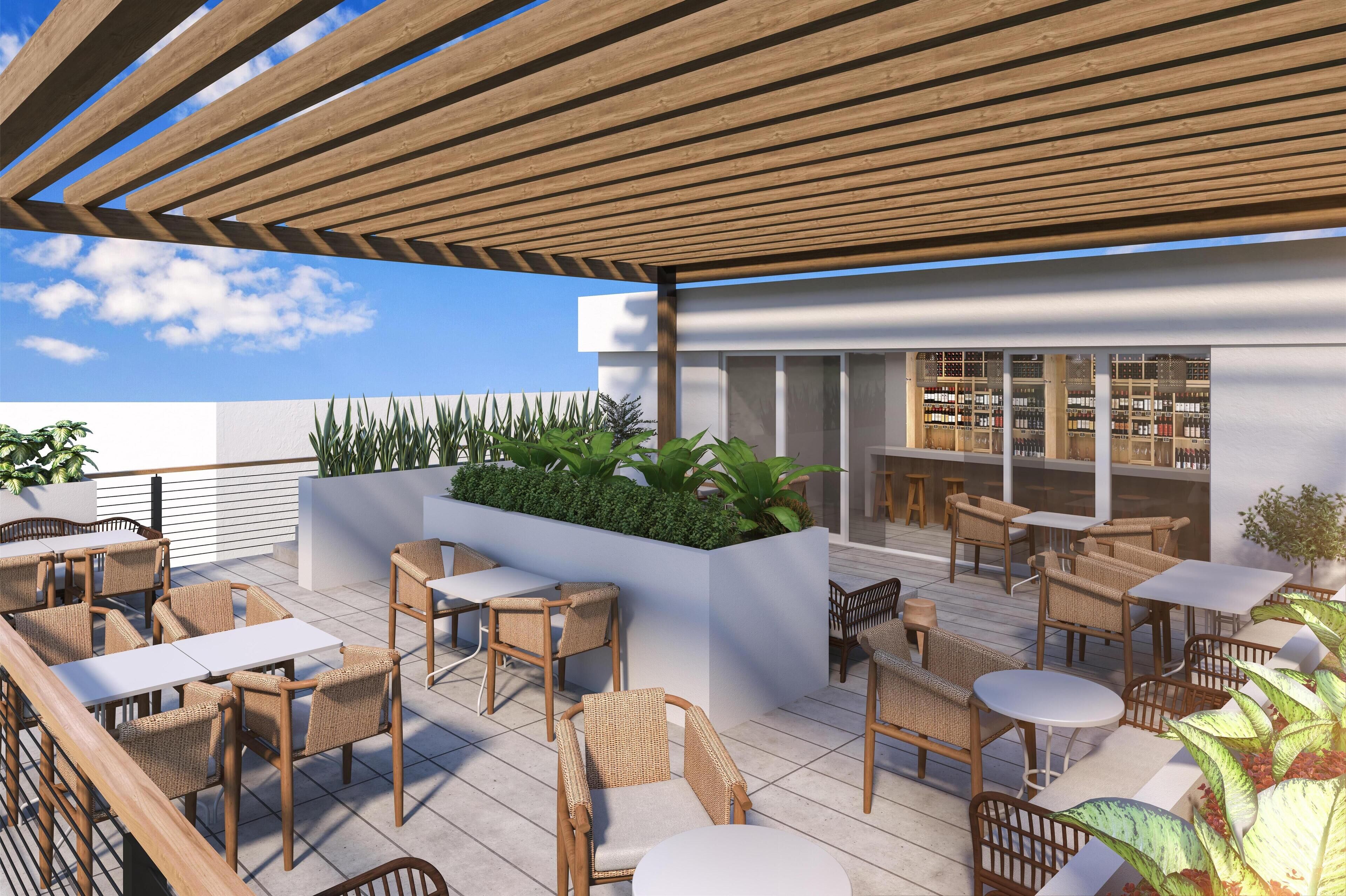 2 bars/lounges, rooftop bar