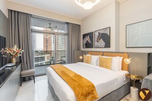 1 quarto, cofres nos quartos, ferros/tábuas de passar roupa