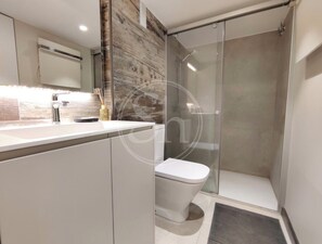 Towels, soap, toilet paper