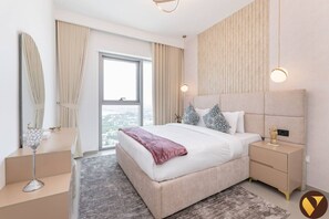 1 quarto, cofres nos quartos, escrivaninha