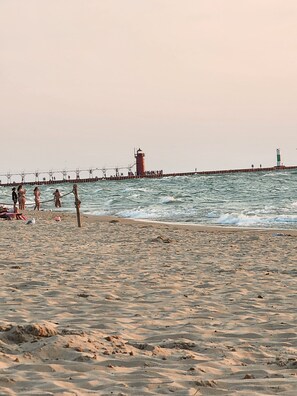 Chaise longue, serviettes de plage