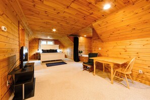 Iron/ironing board, free WiFi - GLDPatrickDr (Gaylord)