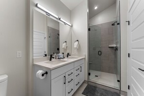 Apartment (3 Bedrooms) | Exterior - Brightwood #306 (Keystone)