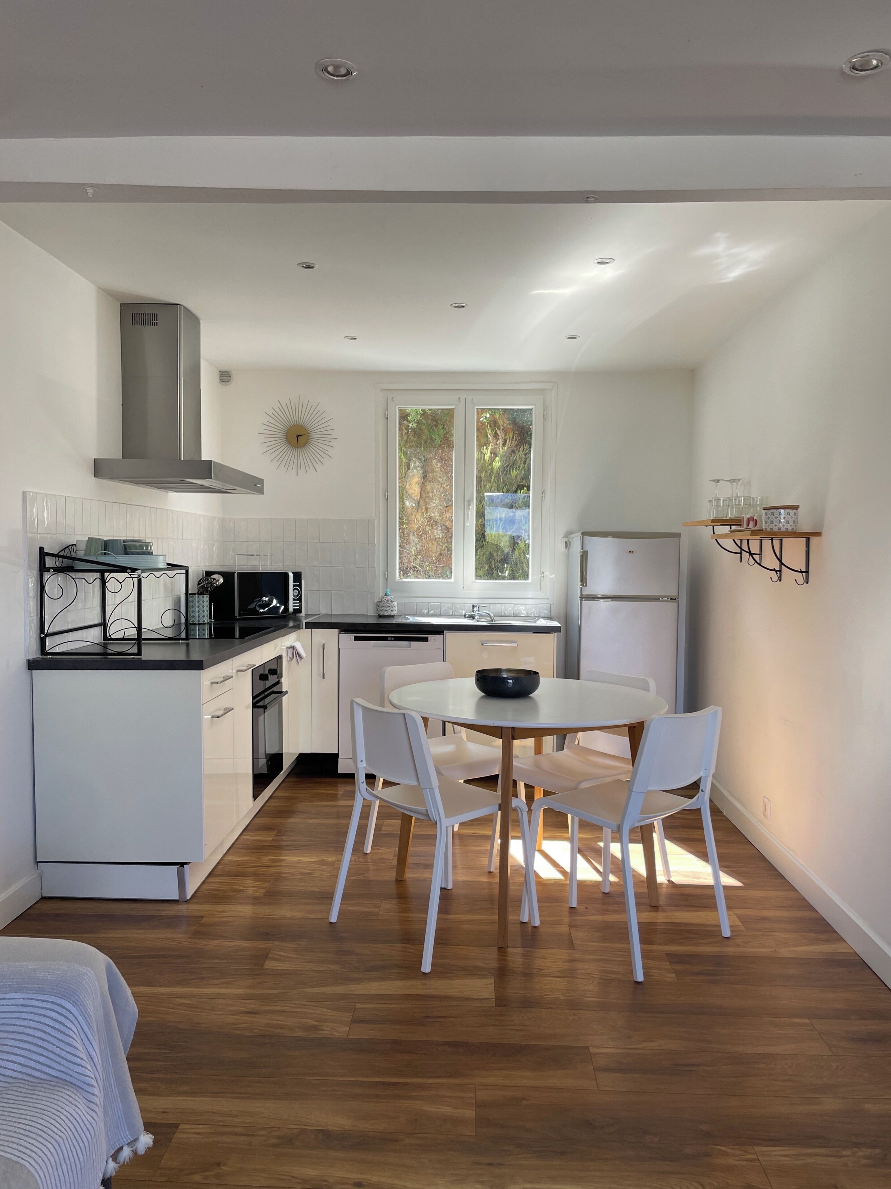 Comfort Apartment, Patio, Mountain View | Private kitchen