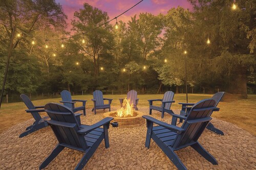 Private 7 Acre Estate 6-Bdrm Home+Putting Green+Theatre+Hot Tub+Game Rm+Fire Pit