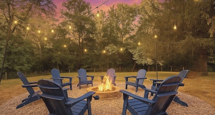 Private 7 Acre Estate 6-Bdrm Home+Putting Green+Theatre+Hot Tub+Game Rm+Fire Pit