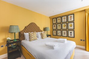 2 bedrooms, iron/ironing board, internet