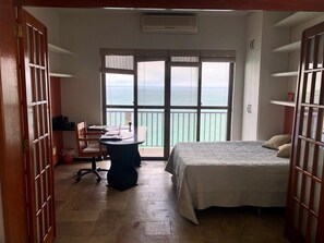 3 bedrooms, iron/ironing board, Internet, bed sheets