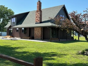 Exterior - Rusty Flatts-Countryside Retreat Just Outside Grand Island – Sleeps 1 to 8 (Grand Island)