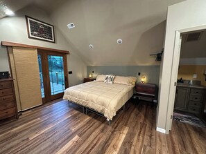 3 bedrooms, iron/ironing board, free WiFi, bed sheets - Rusty Flatts-Countryside Retreat Just Outside Grand Island – Sleeps 1 to 8 (Grand Island)