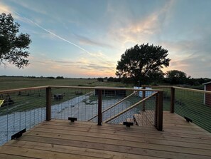 Property grounds - Rusty Flatts-Countryside Retreat Just Outside Grand Island – Sleeps 1 to 8 (Grand Island)