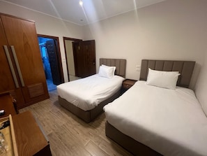 9 bedrooms, iron/ironing board, WiFi, bed sheets