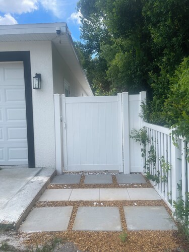 Charming 1-bedroom house in peaceful Tampa