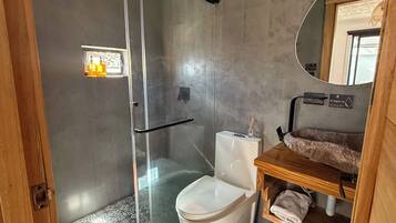 Suite Studio Classique, vue ville | Salle de bain
