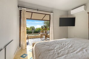 Outdoor pool - Grand Villa del Mar (Todos Santos)