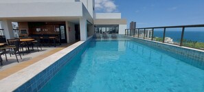 Unclassified image, 2 of 66, button