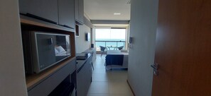 Appartamento Comfort | Cucina privata | Mini-frigorifero, microonde, piano cottura, frullatore