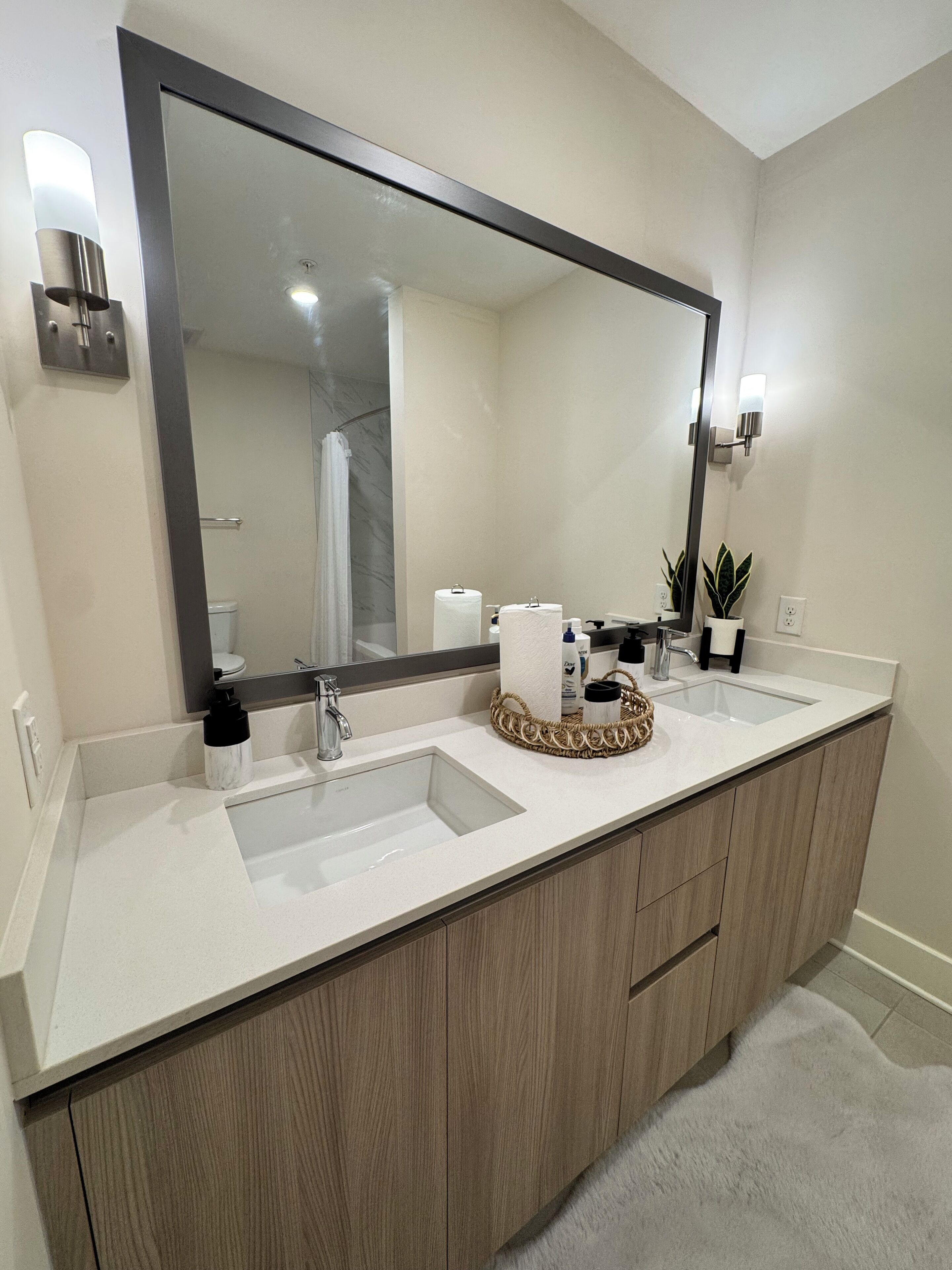 Hårføner, håndklær, såpe og toalettpapir