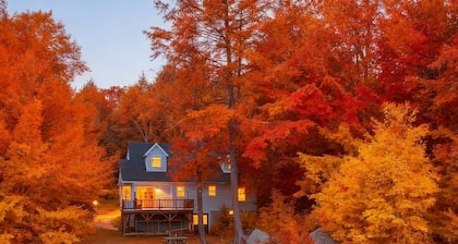 Lakeside Escape - 4BR/2BA Retreat 2hrs from Boston