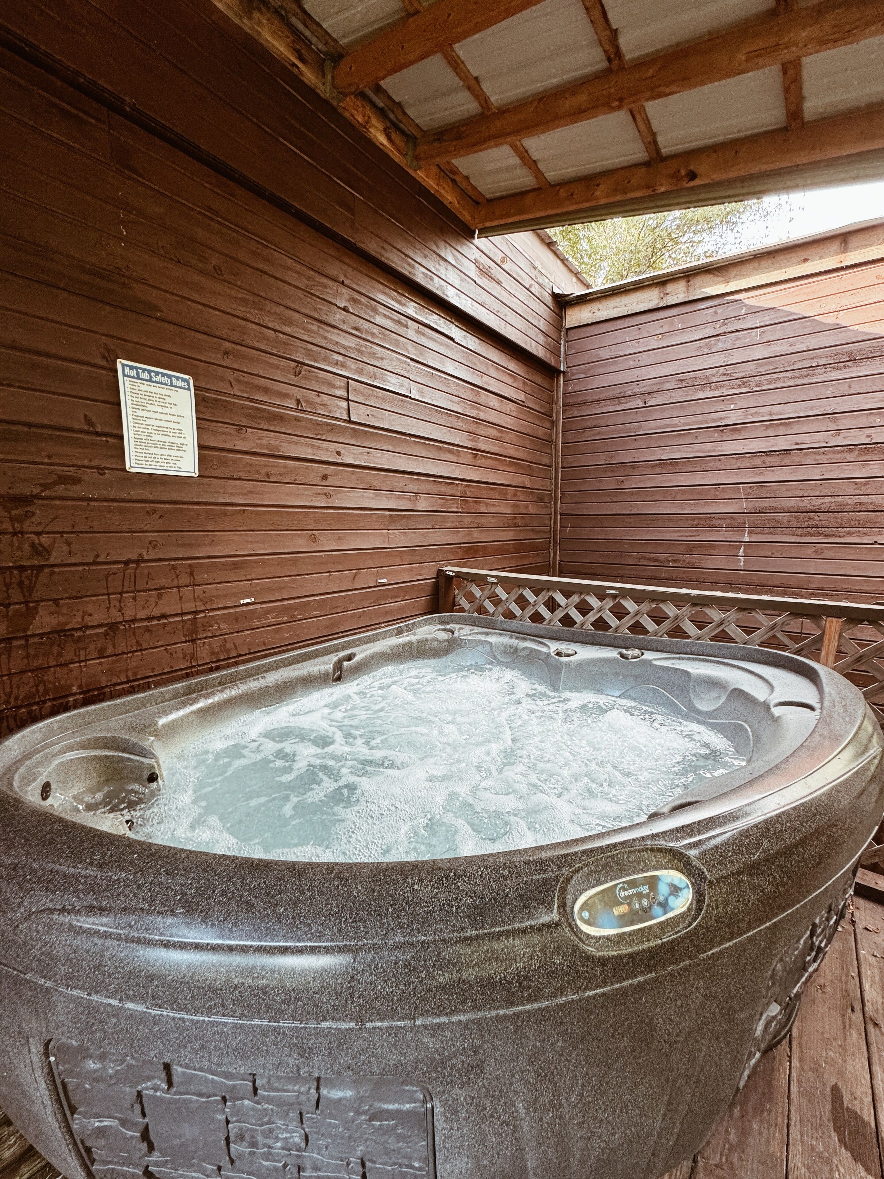 Outdoor spa tub