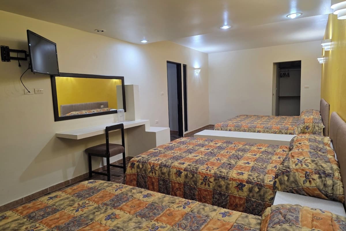 Family Triple Room | Laptop workspace, free WiFi