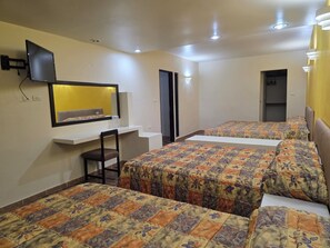 Family Triple Room | Laptop workspace, free WiFi