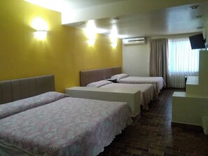 Family Triple Room | Laptop workspace, free WiFi
