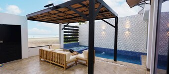 Luxury Beach Condo Rooftop, Jacuzzi, Pool, Brand New