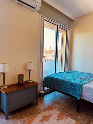 1 chambre, fer et planche à repasser, Wi-Fi, draps fournis