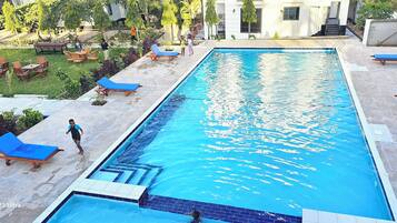 Outdoor pool, sun loungers
