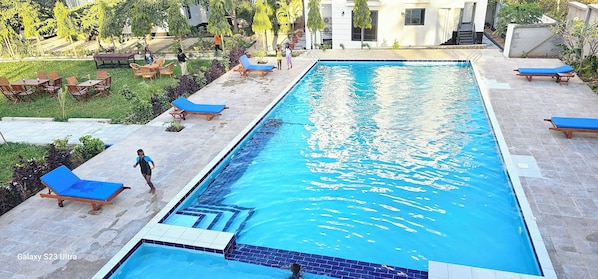 Outdoor pool, sun loungers