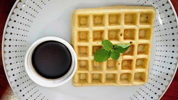 Free daily continental breakfast