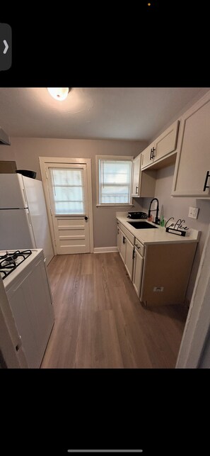 Microwave, oven, stovetop - Memphis Corporate Stay,Breakfast + Optional Transportation! (Memphis)